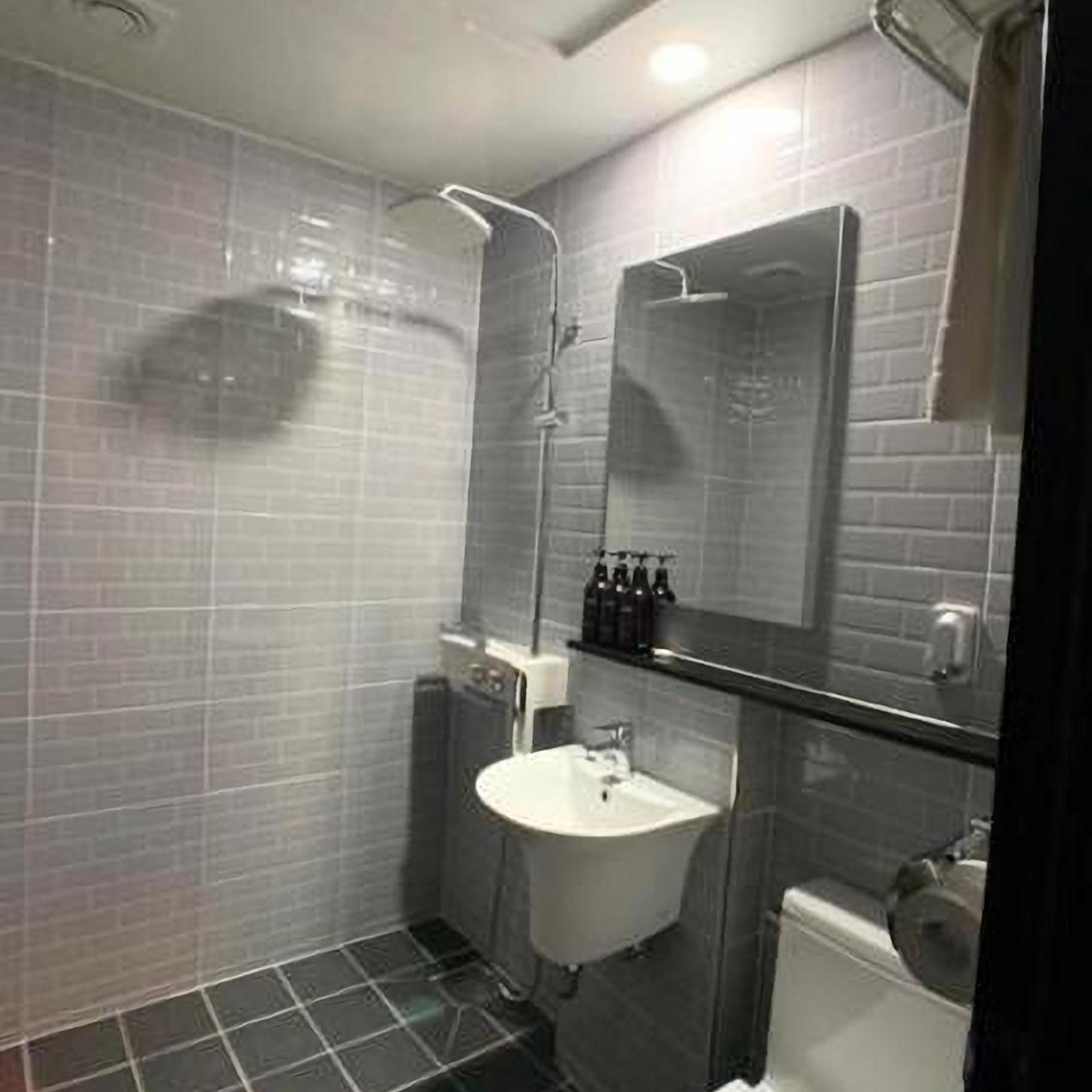 Renaissance Hotel - Hostel 21/23