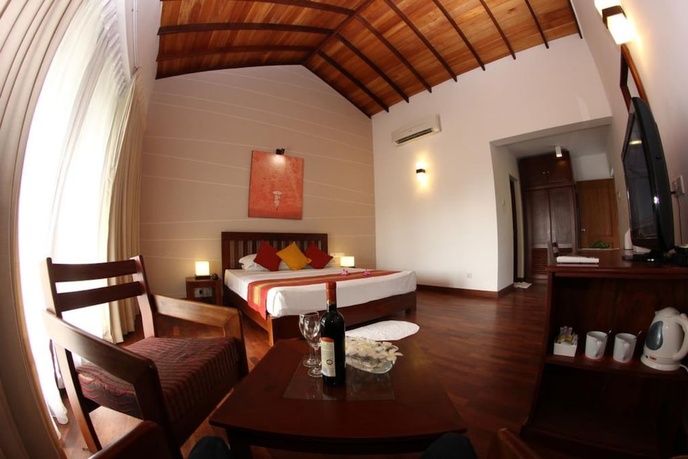 Kamili Beach Villa 18/34