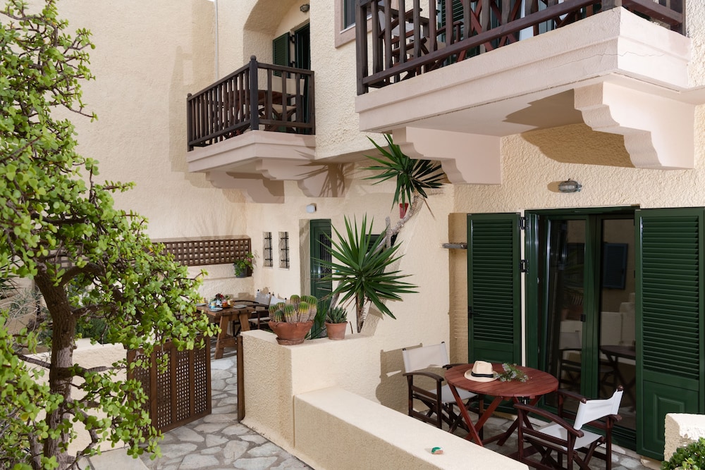 Porto Sisi Hotel Apartments 9/78