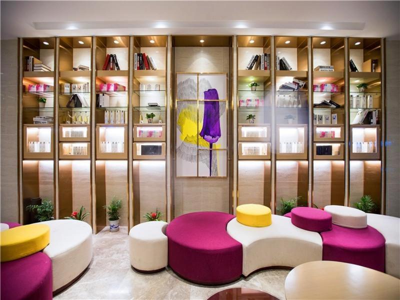 IU Hotel (Nanchang West Railway Station Square) 34/38
