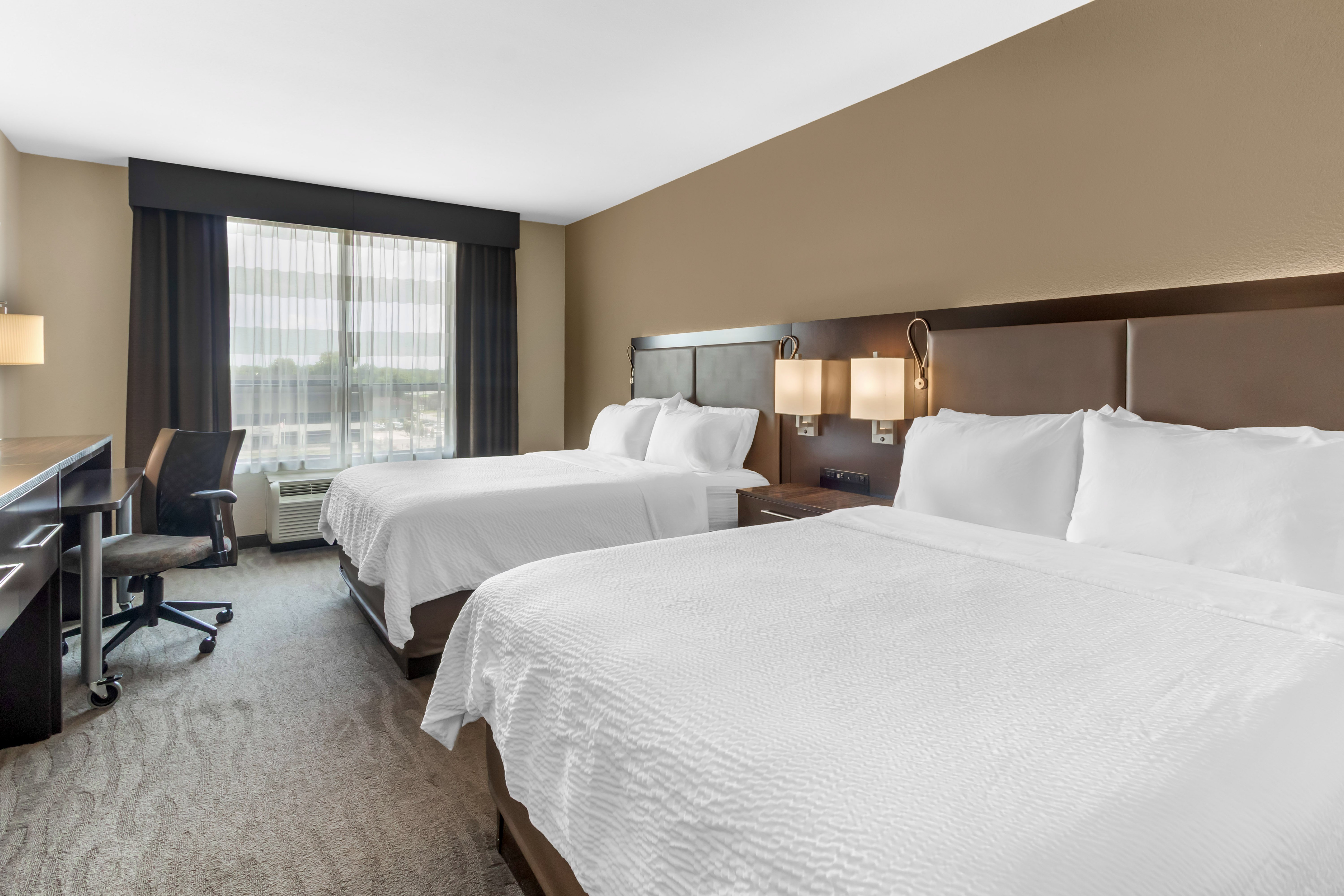 Holiday Inn Owensboro Riverfront 37/75