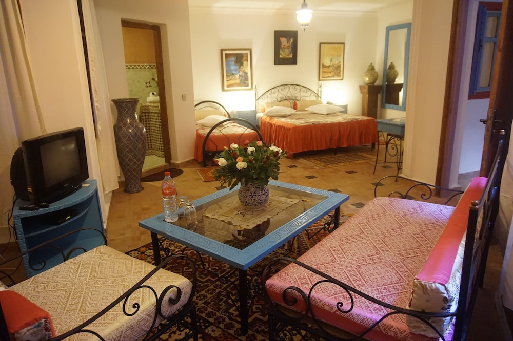 Riad Al Khansaa 34/70