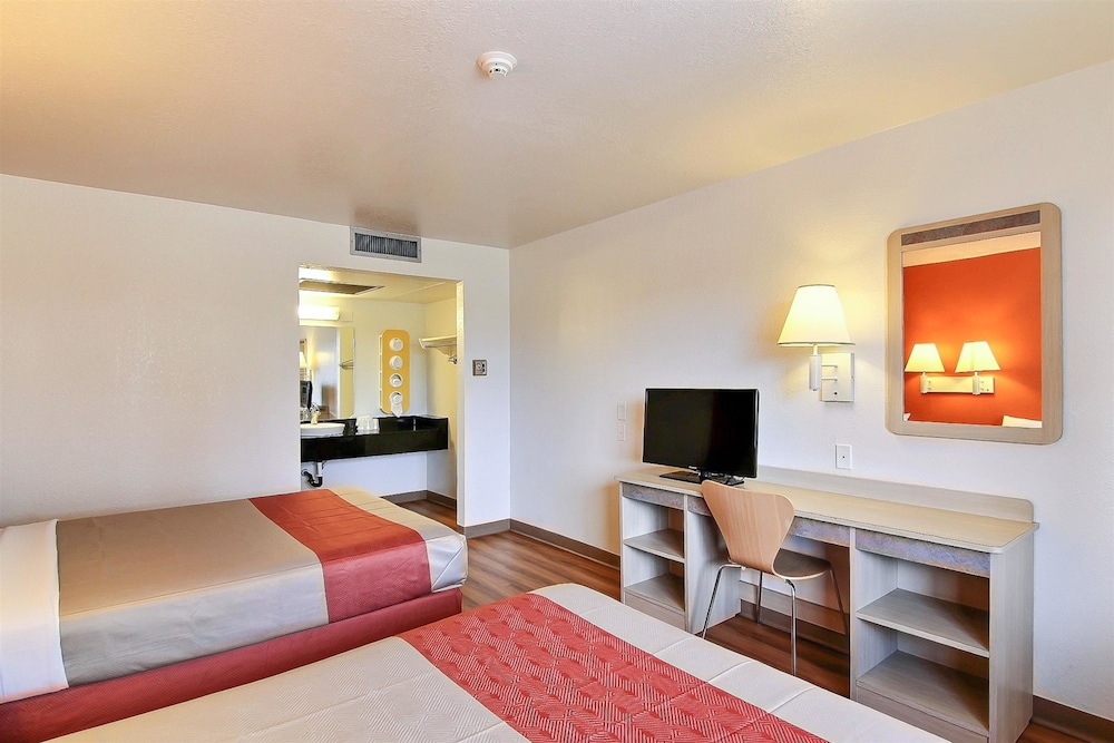 Motel6 Lompoc, CA 31/42