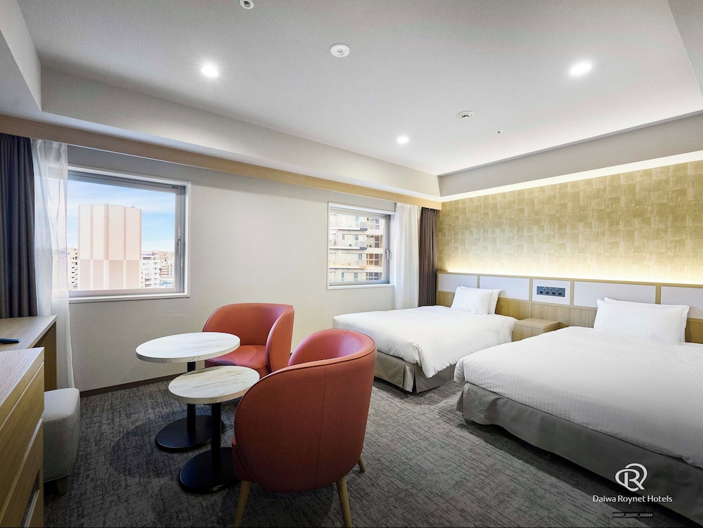 Universal, Single, 2 Double Beds