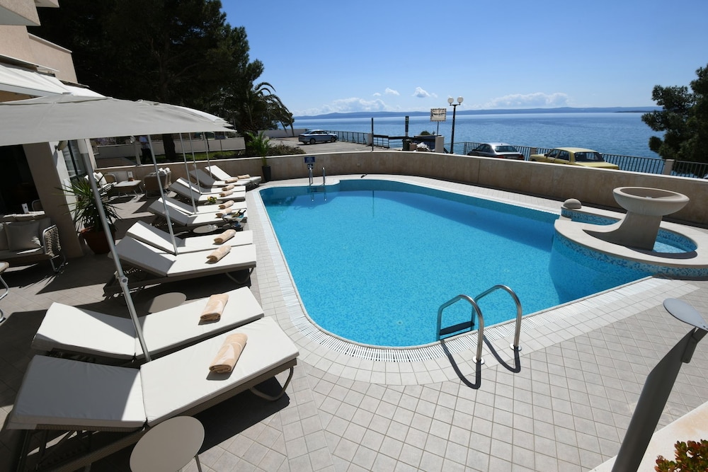Aparthotel Milenij 18/40