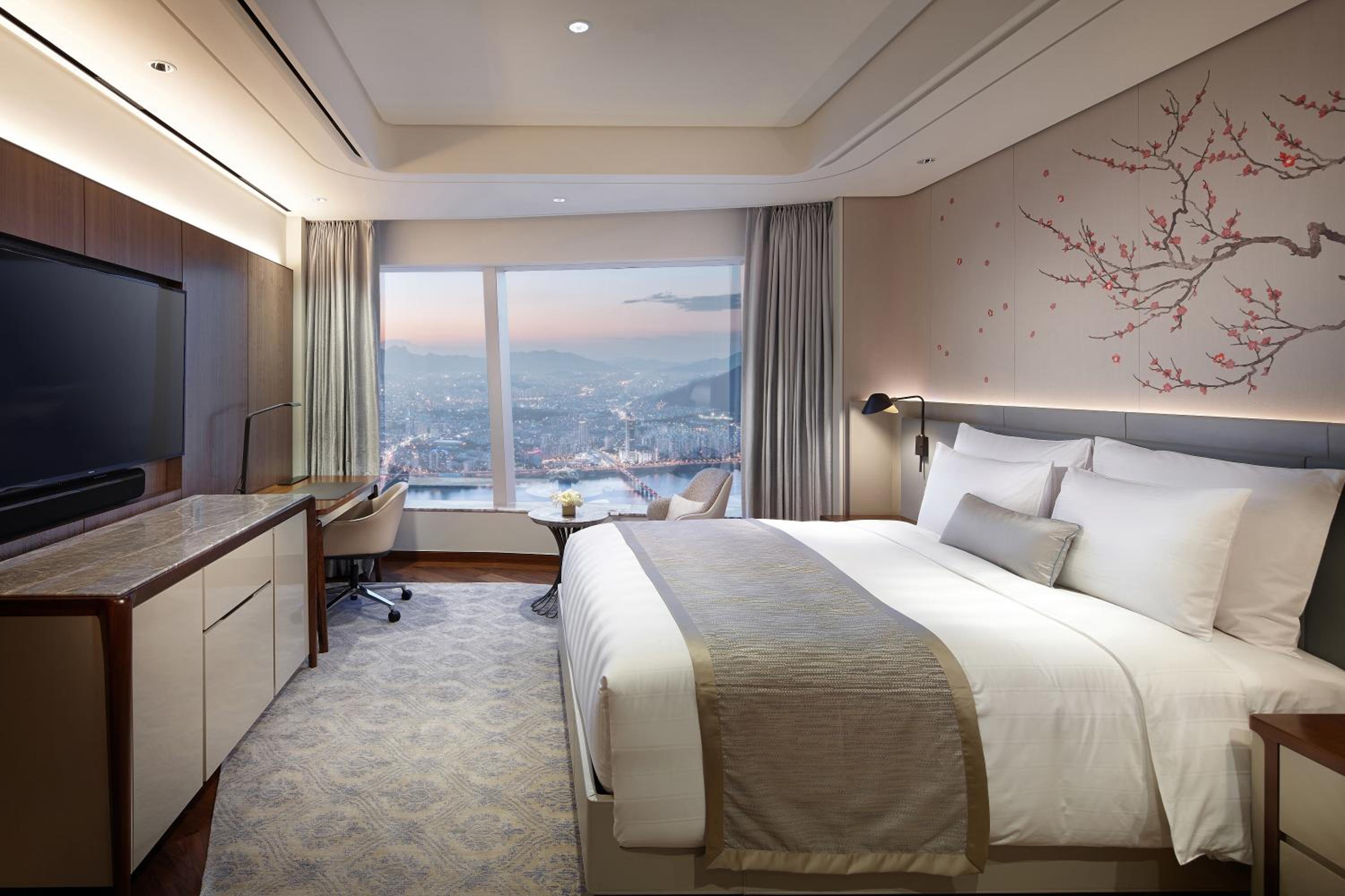 PREMIER, DOUBLE BED, BATHTUB