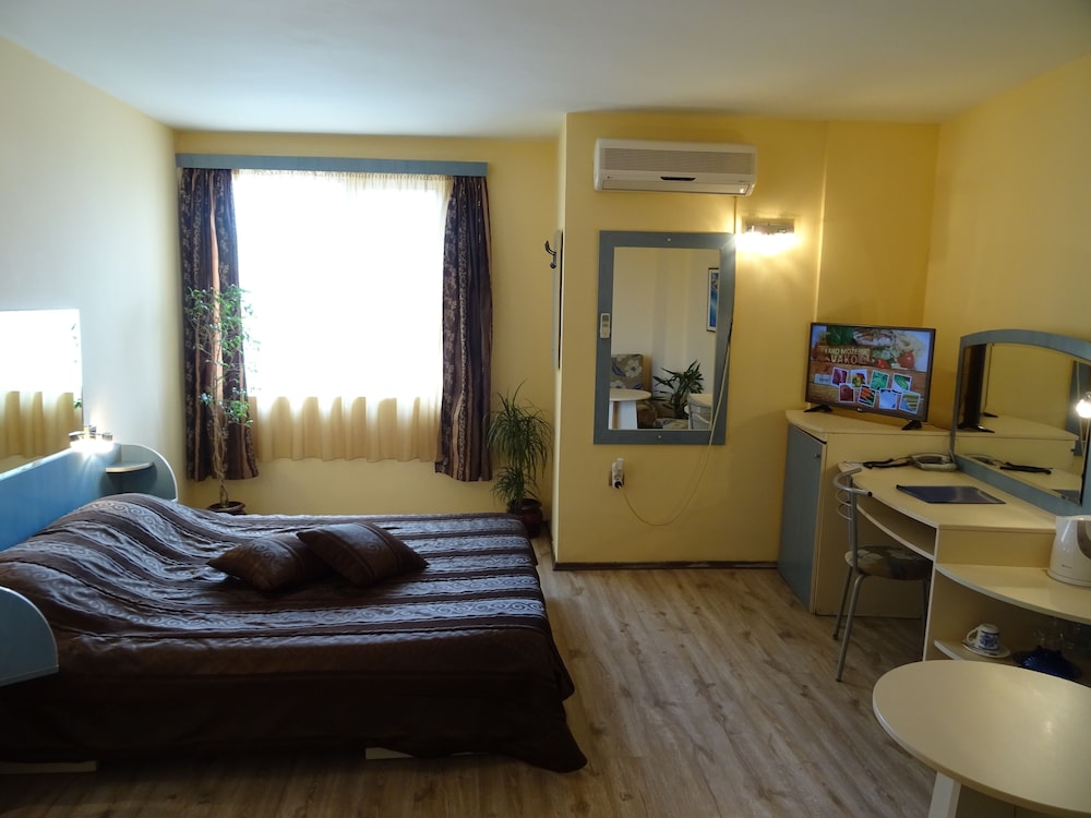Hotel Color Varna Center 43/54