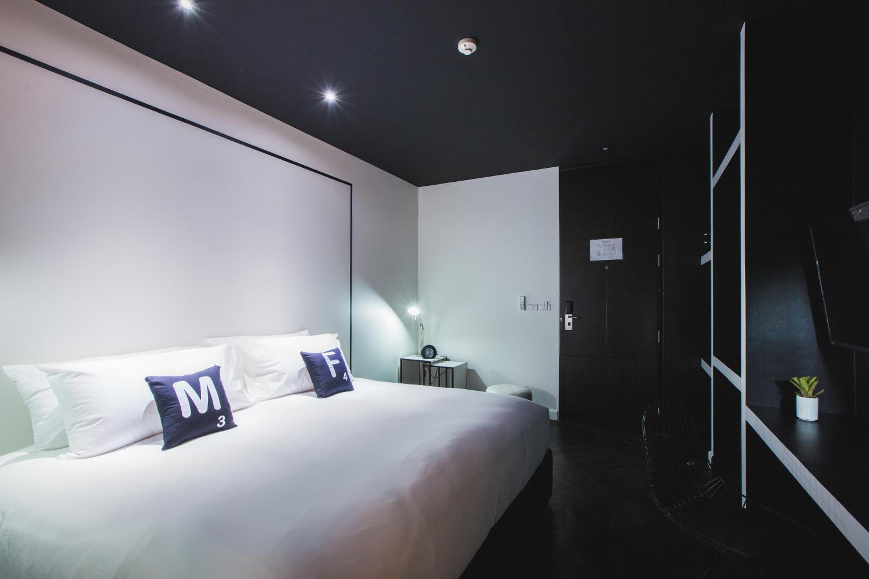Deluxe Double Bed