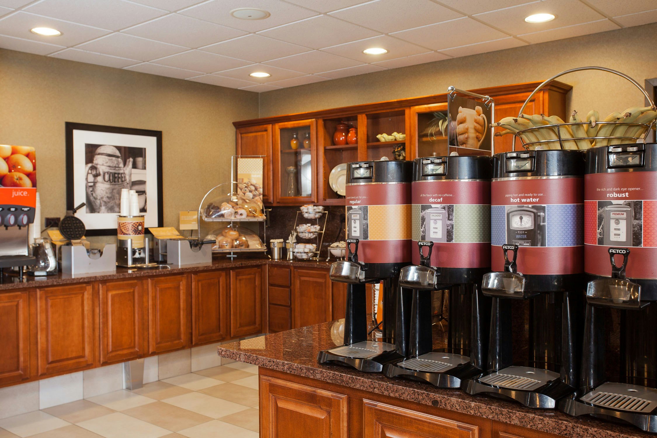 Hampton Inn Suites Addison 44/58