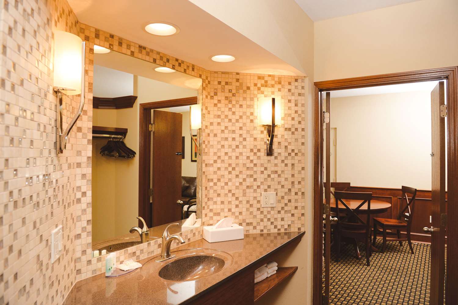 Quality Inn and Suites Ames Conference Center Near ISU Campus 46/48