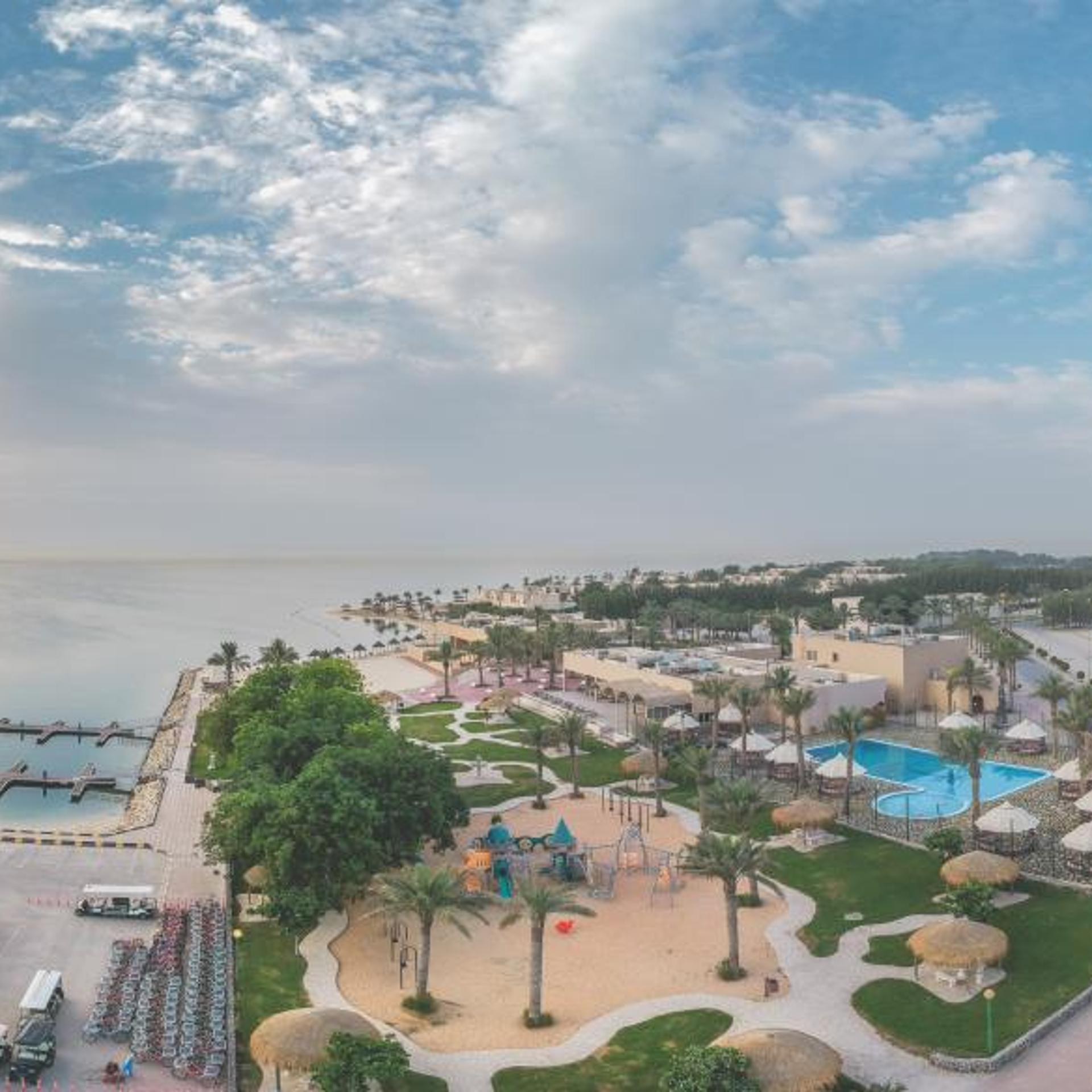 منتجع شاطئ النخيل(Palm Beach Resort) 70/73