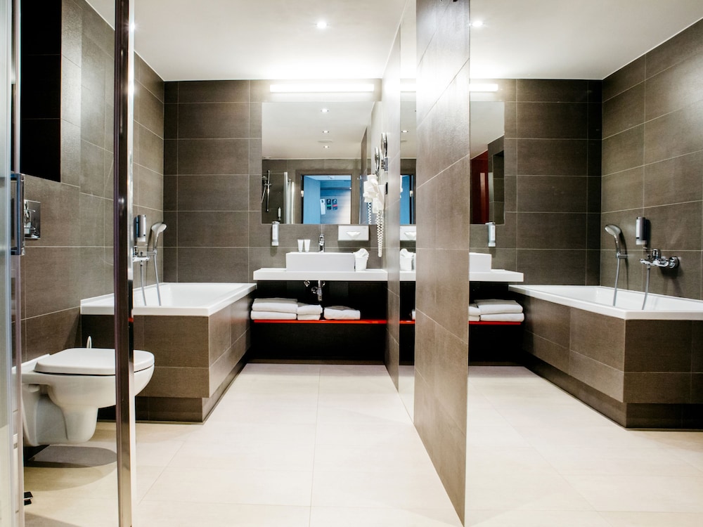 Q Hotel Plus Krakow 10/63