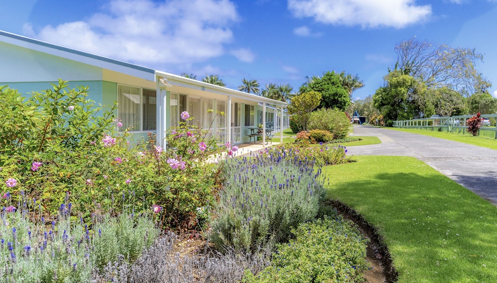 Aloha Apartments 55/61