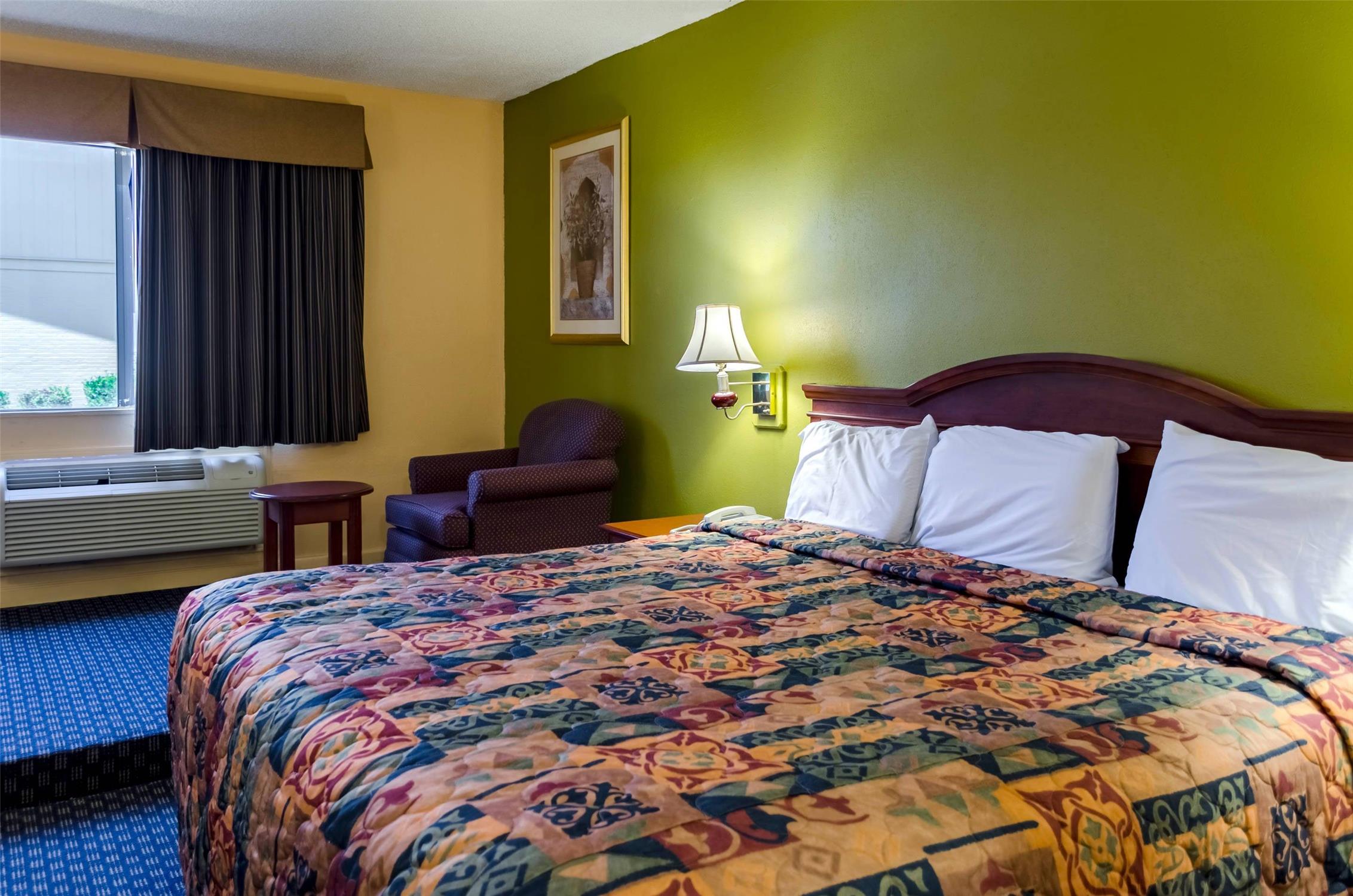 Efficiency, King Bed