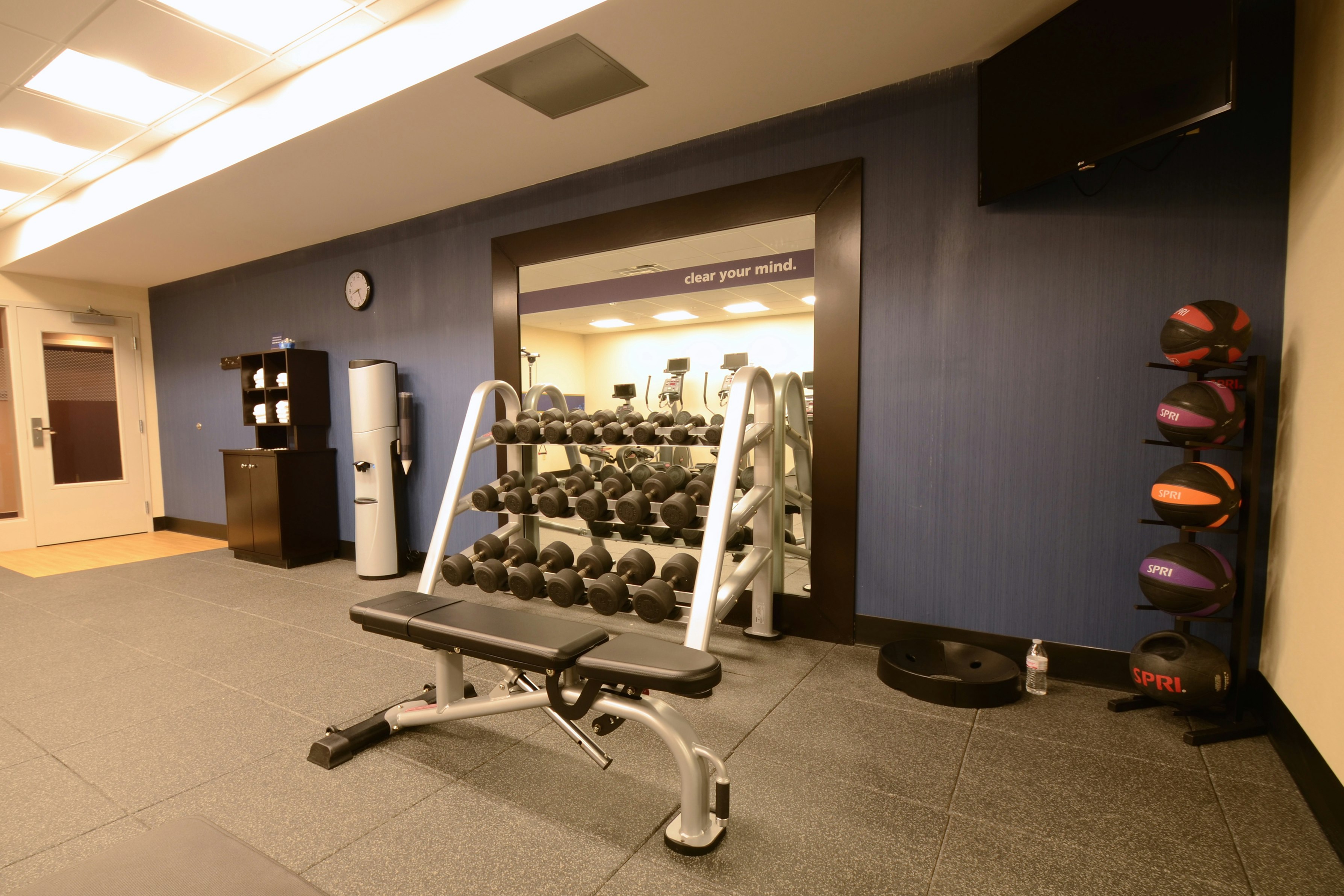 Hampton Inn Suites Cazenovia Ny 18/41