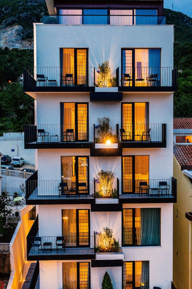 Hotel Kalos 4/64
