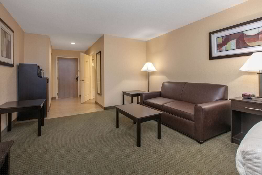 Days Inn And Suites By Wyndham Florence Jackson Area 38/50