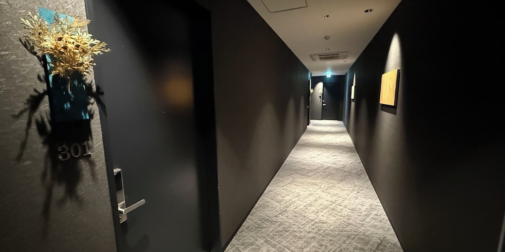 FIRSTCABIN Kyoto Nijojo 38/61