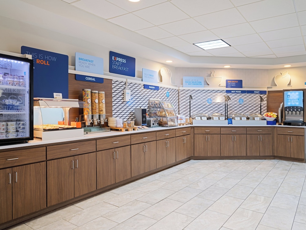 Holiday Inn Express Suites Augusta West Ft Gordon Area 14/69