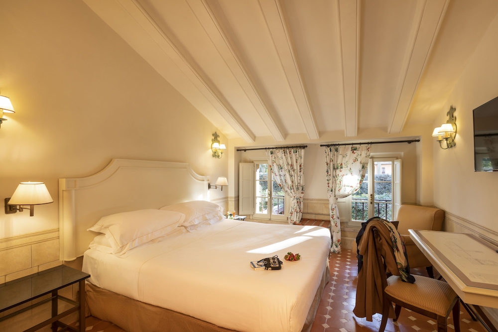 DUPLEX, ROMANTIC