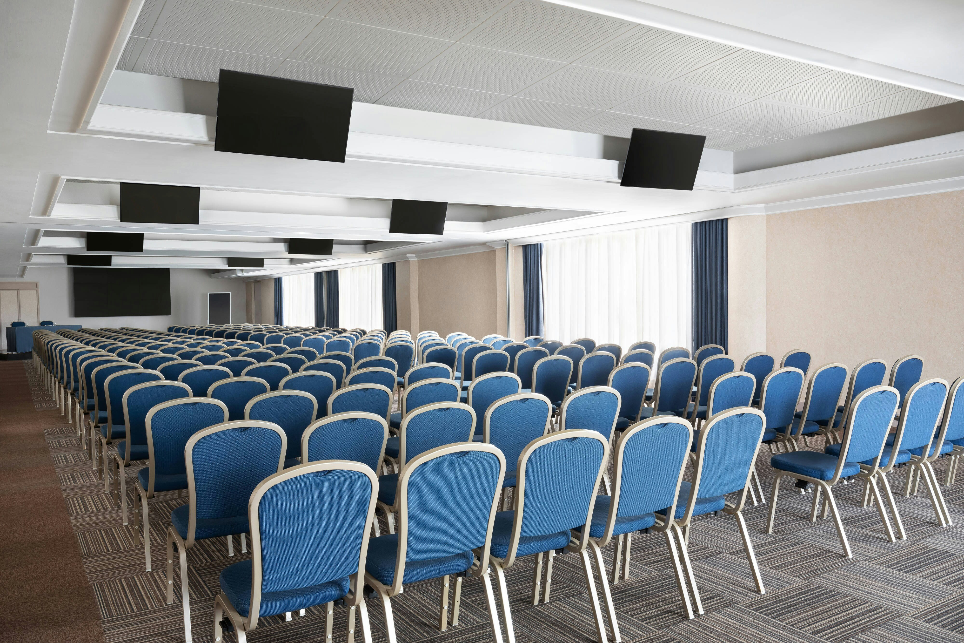 Courtyard By Marriott Rome Central Park 53/72