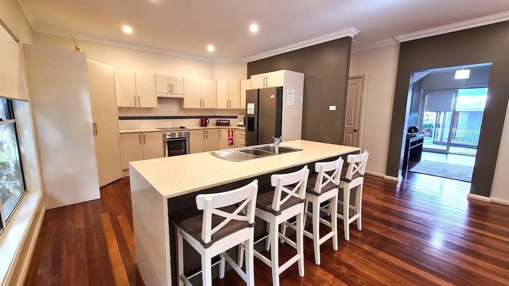 Mercure Lake Macquarie Raffertys Resort 60/74