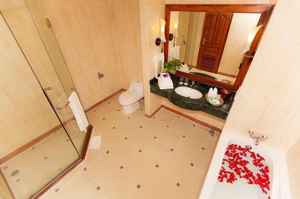 ANGKOR PARADISE HOTEL 50/50