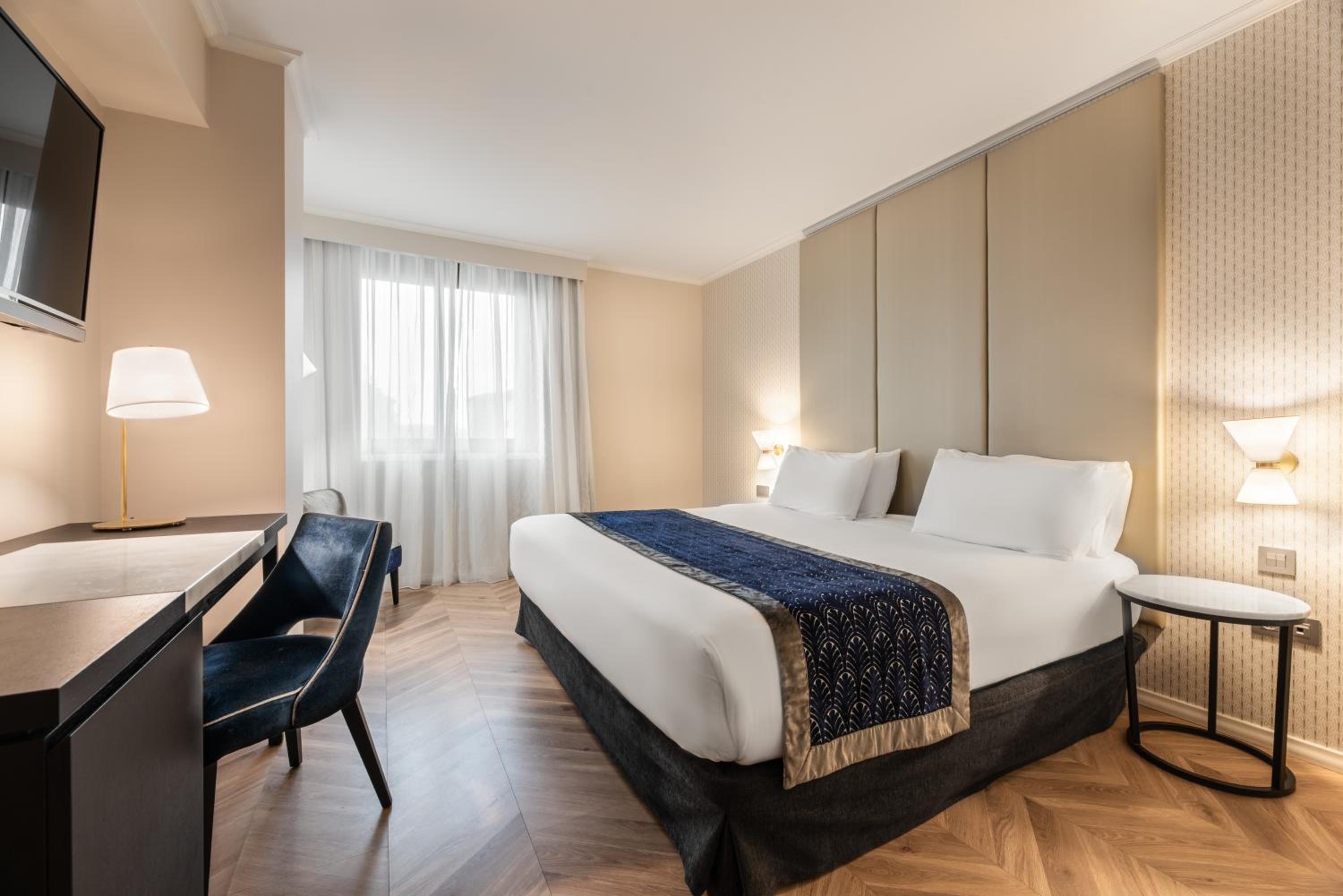 Standard, Twin Beds