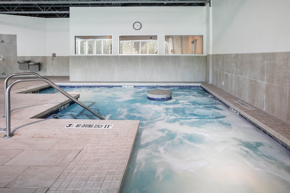 Holiday Inn Express & Suites Ludington 19/46