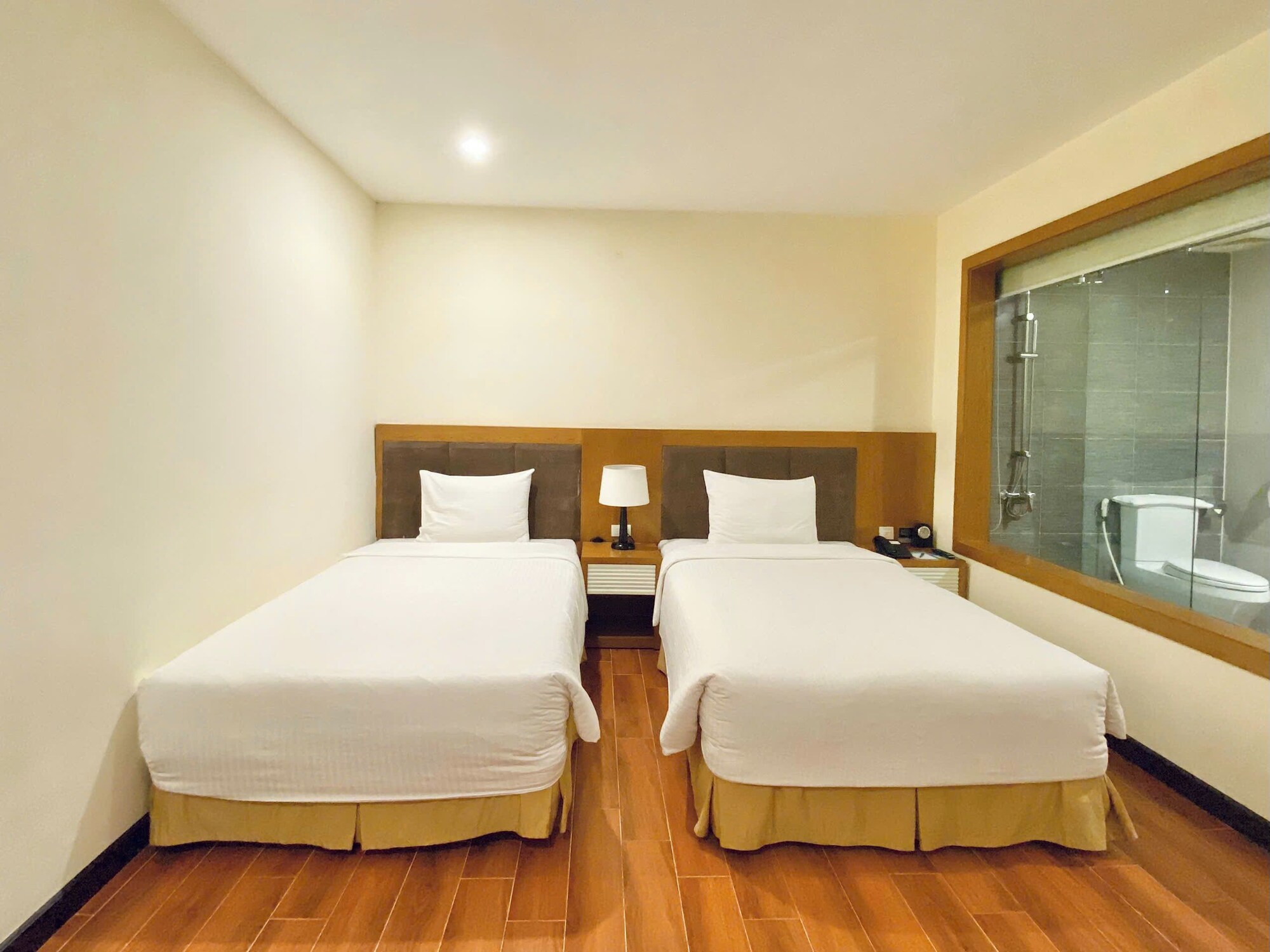Superior, Twin Beds, No Window