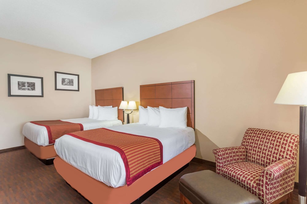 Baymont by Wyndham Savannah/Garden City 36/56