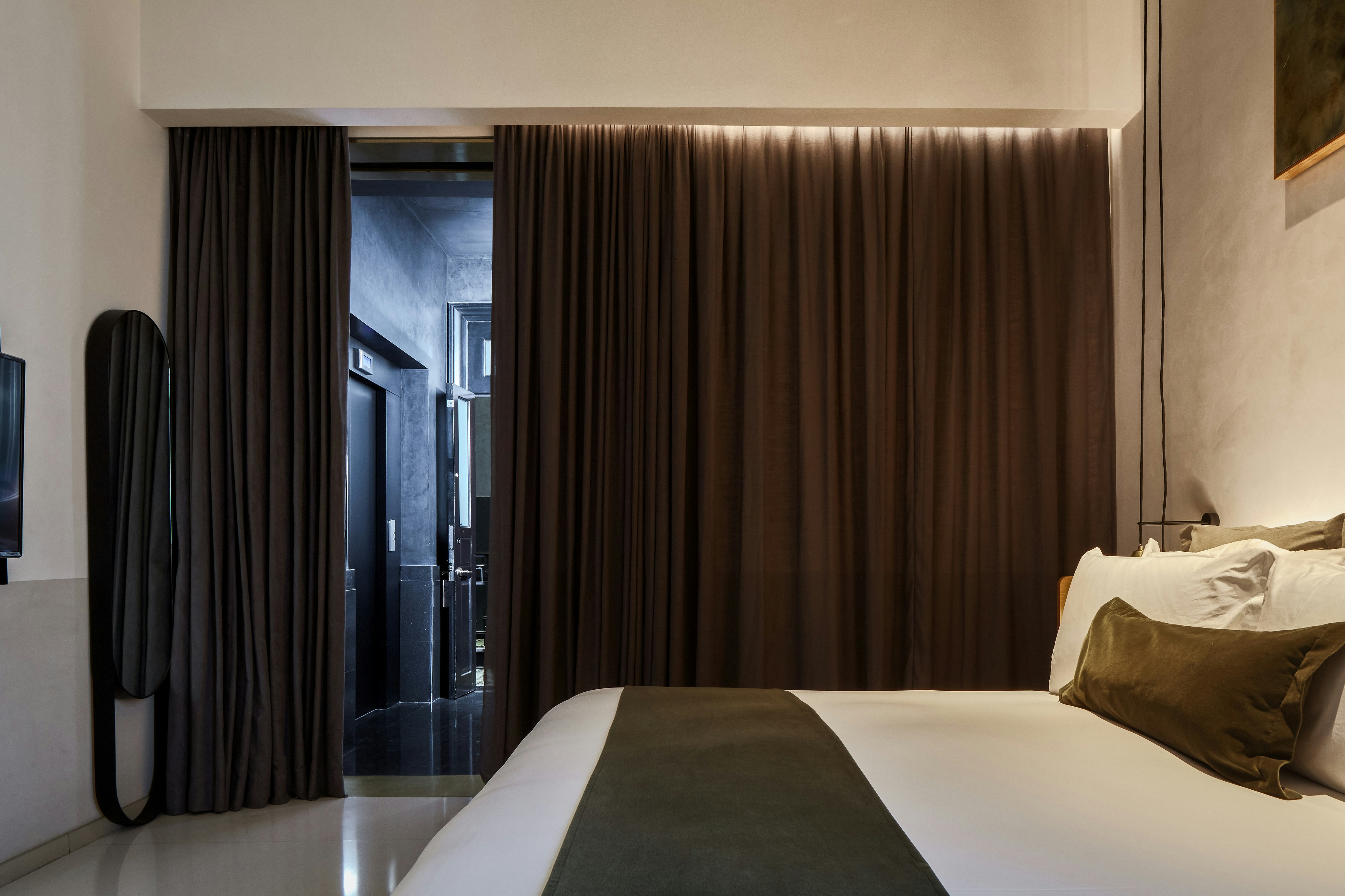 ROOM, KING BED, ACCESSIBLE