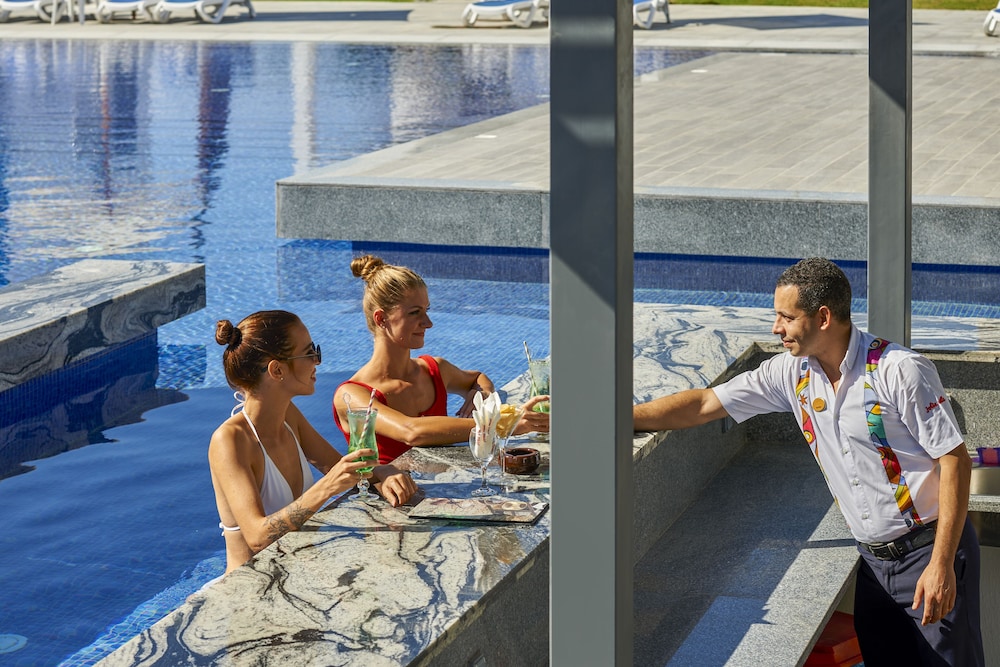 swimming pool spa