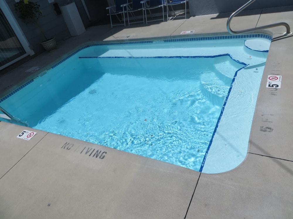 Sea Breeze Inn Ocean City 15/24