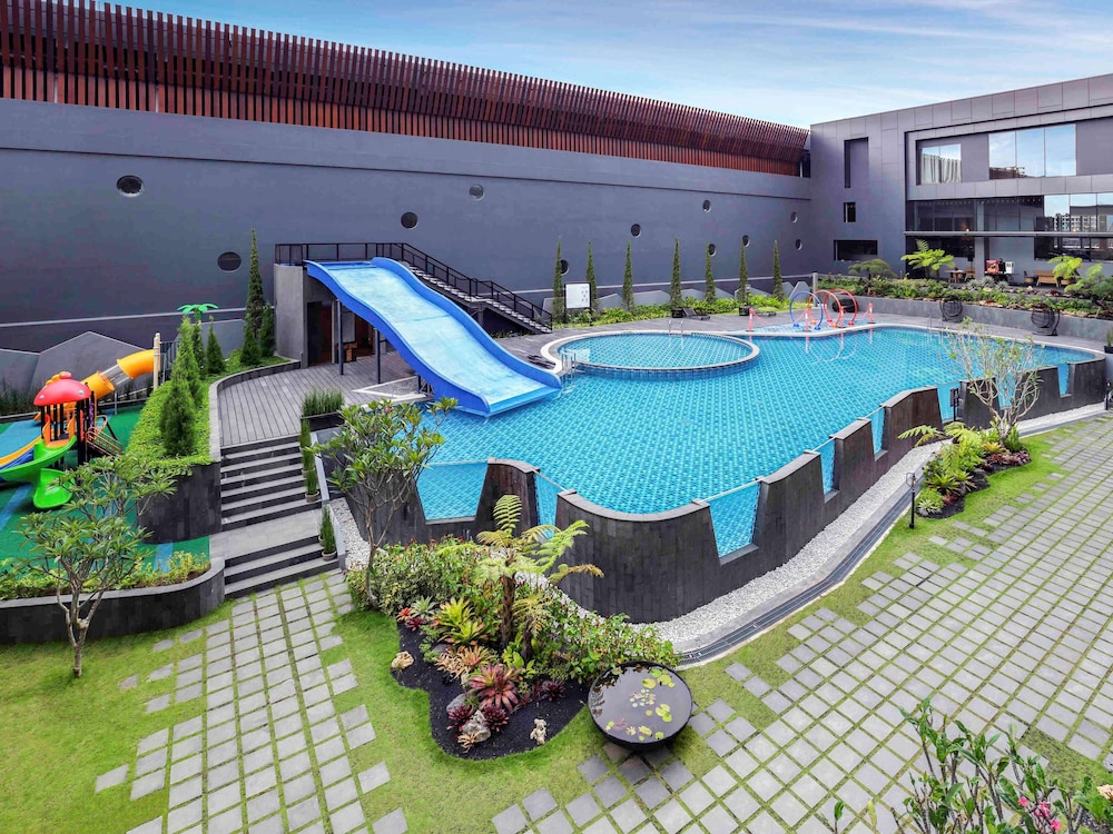 Grand Mercure Malang 65/67