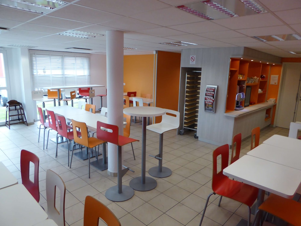 PREMIERE CLASSE HOTEL ROISSY - AEROPORT CDG - LE MESNIL AMELOT 46/61