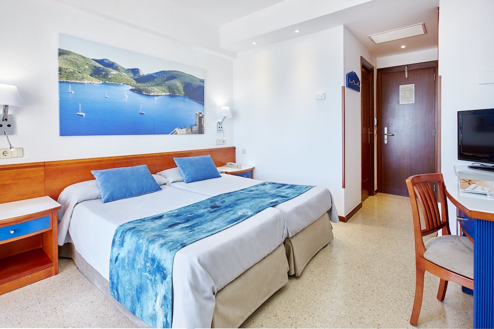 STANDARD, DOUBLE BED, SEA VIEW, BALCONY