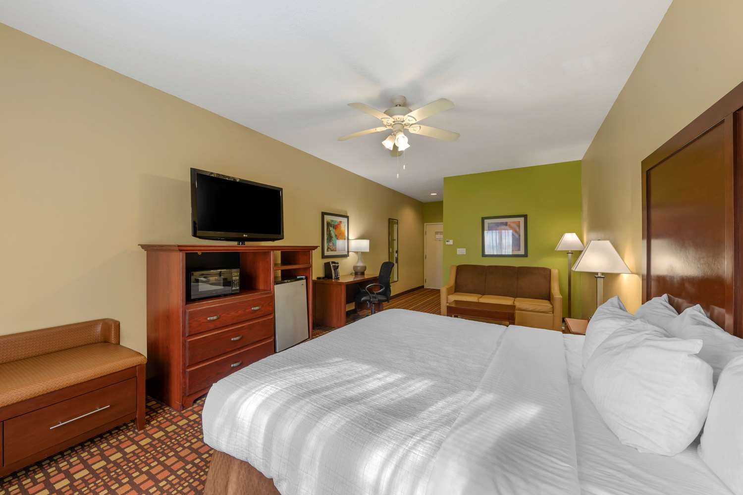 Executive, King Bed, Sofa