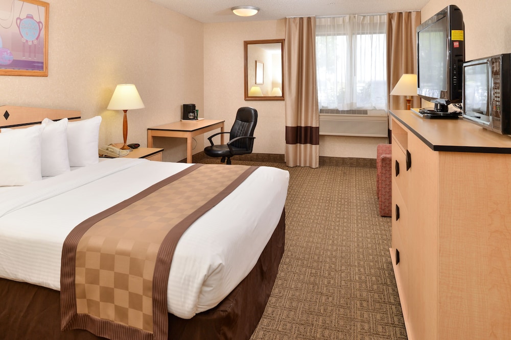 SYLO Hotel Denver Airport, a Ramada by Wyndham 6/57
