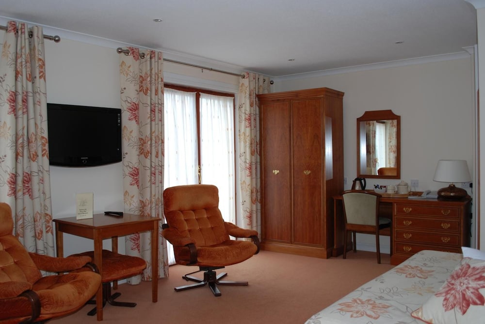 The Priory Hotel 34/48