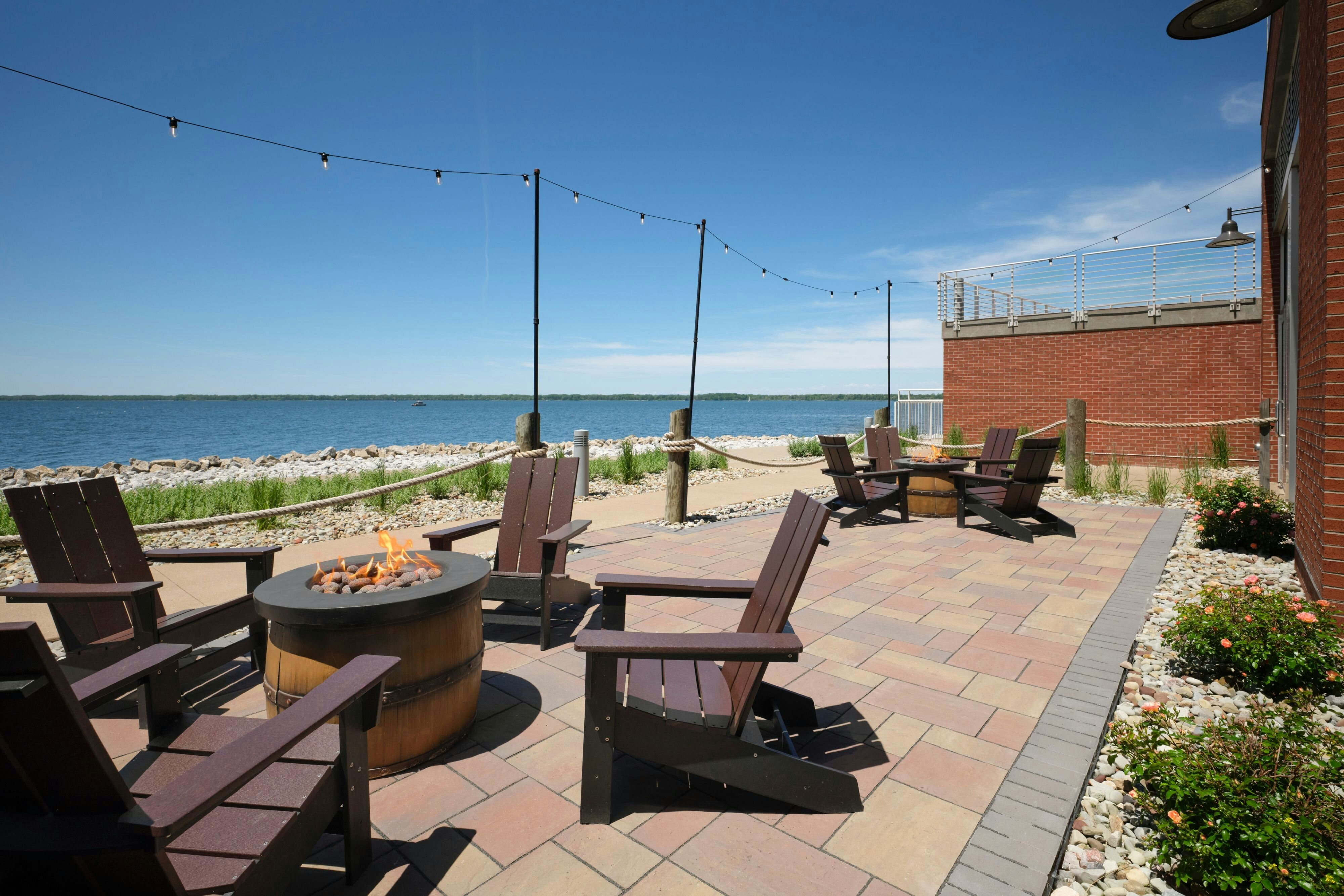 Courtyard Erie Bayfront 65/65
