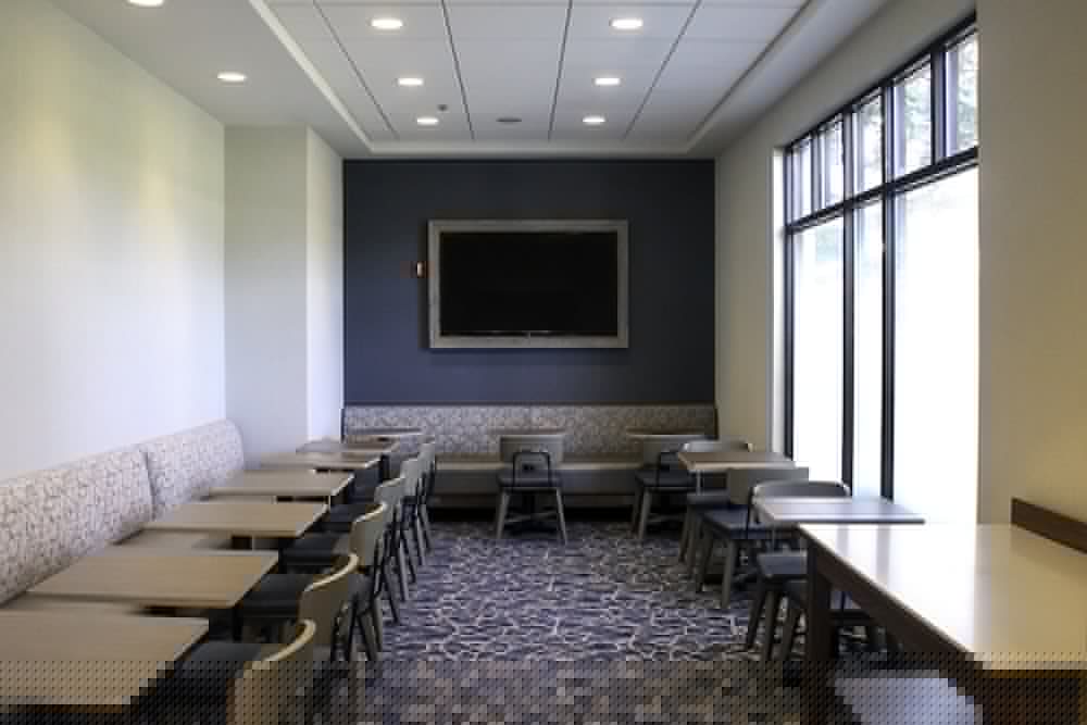 Holiday Inn Express & Suites Boston - Cambridge 35/47