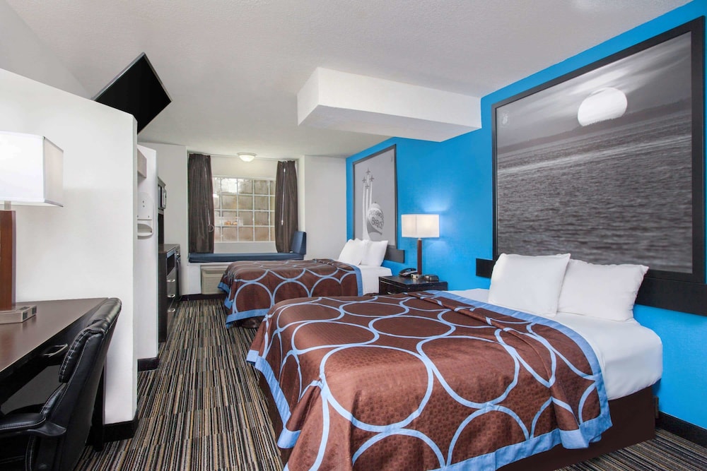 Super 8 By Wyndham Pensacola 24/49