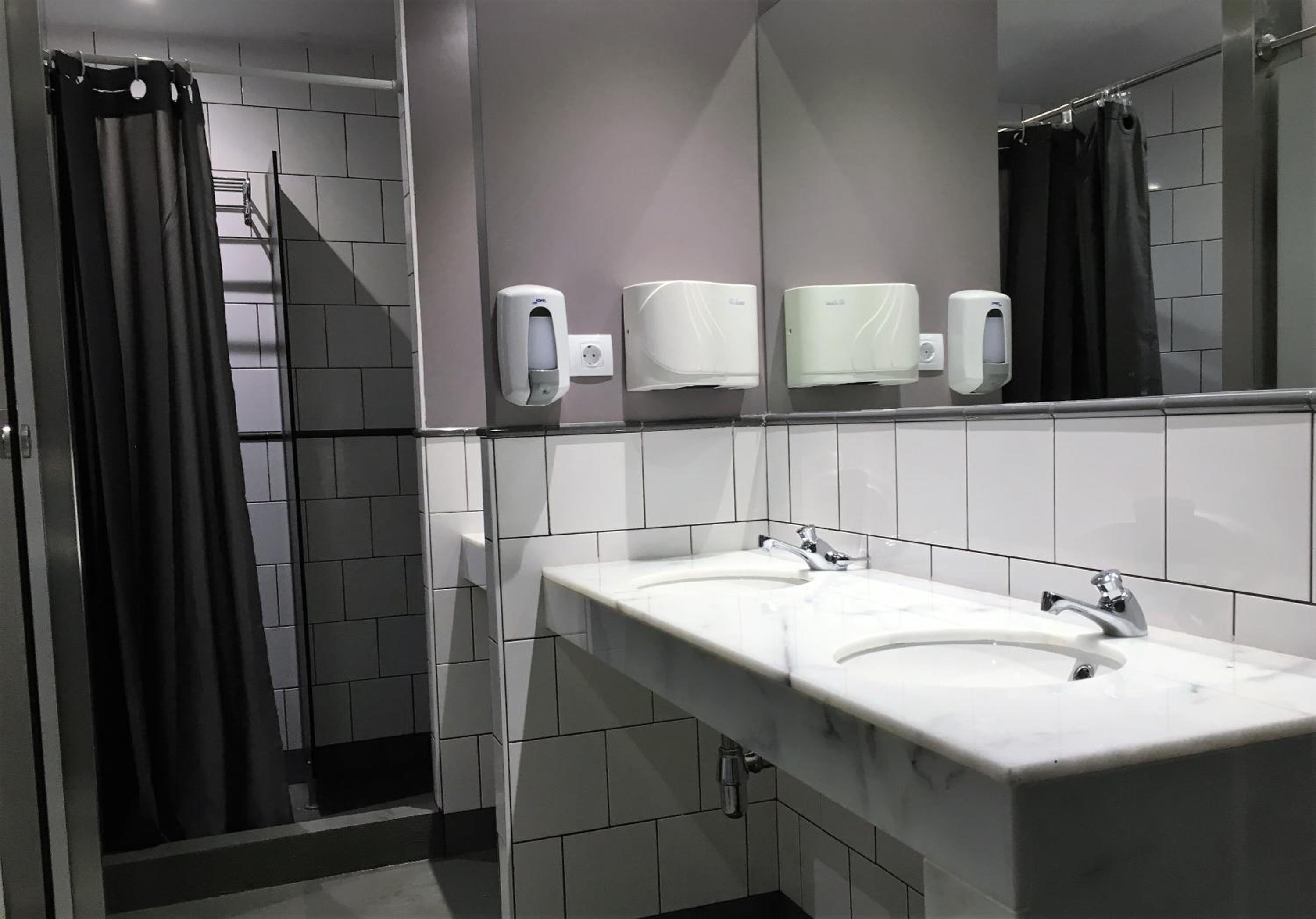 سكن مشترك مختلط بأربعة أسرّة، HelloBCN Hostel 4/5