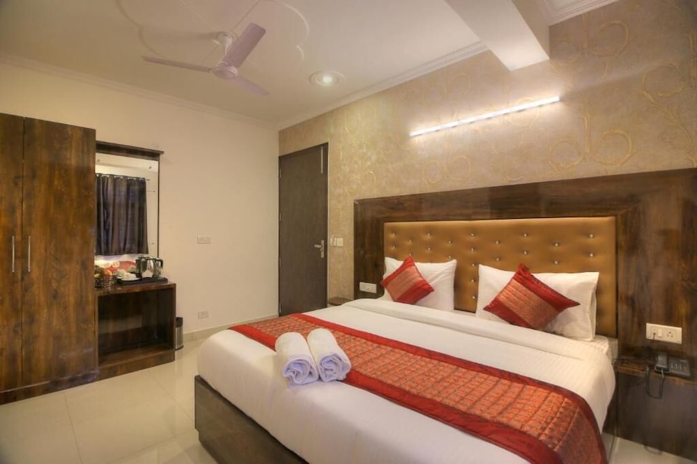 Hotel Ark Of Avalon 20/50