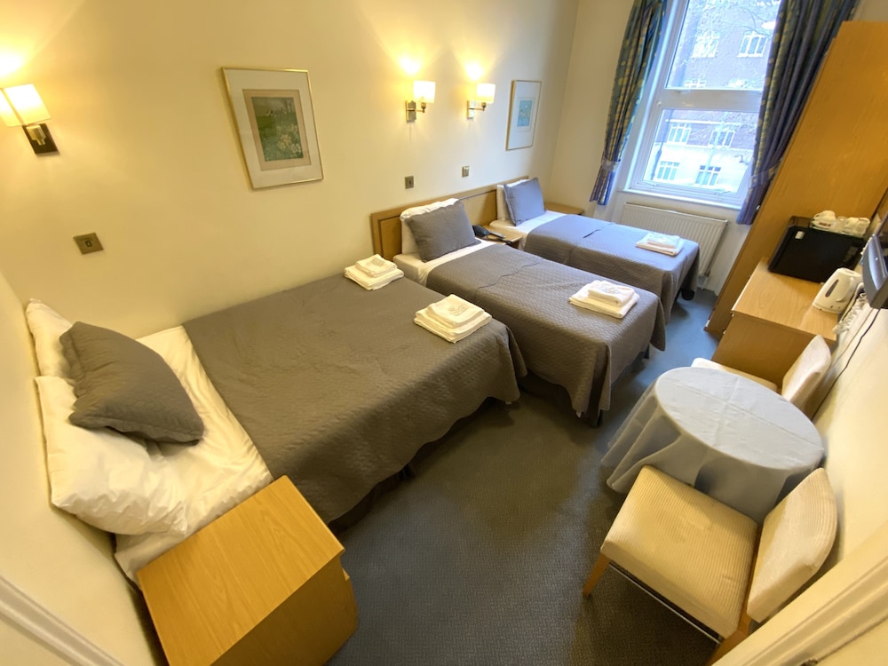 Brompton Hotel 17/60