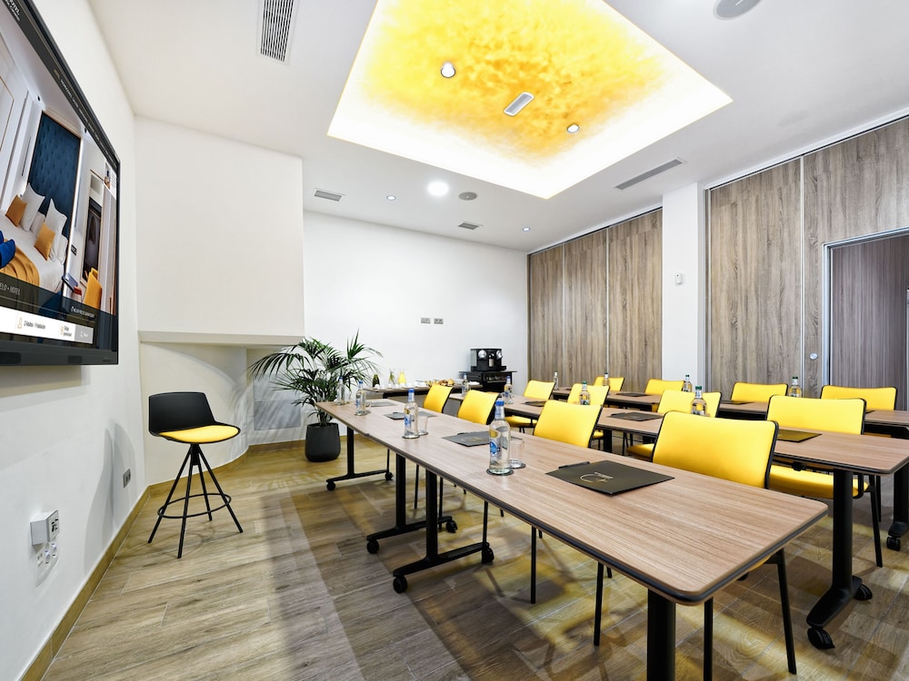 BLUESEA Design Plus Bex Hotel 58/67