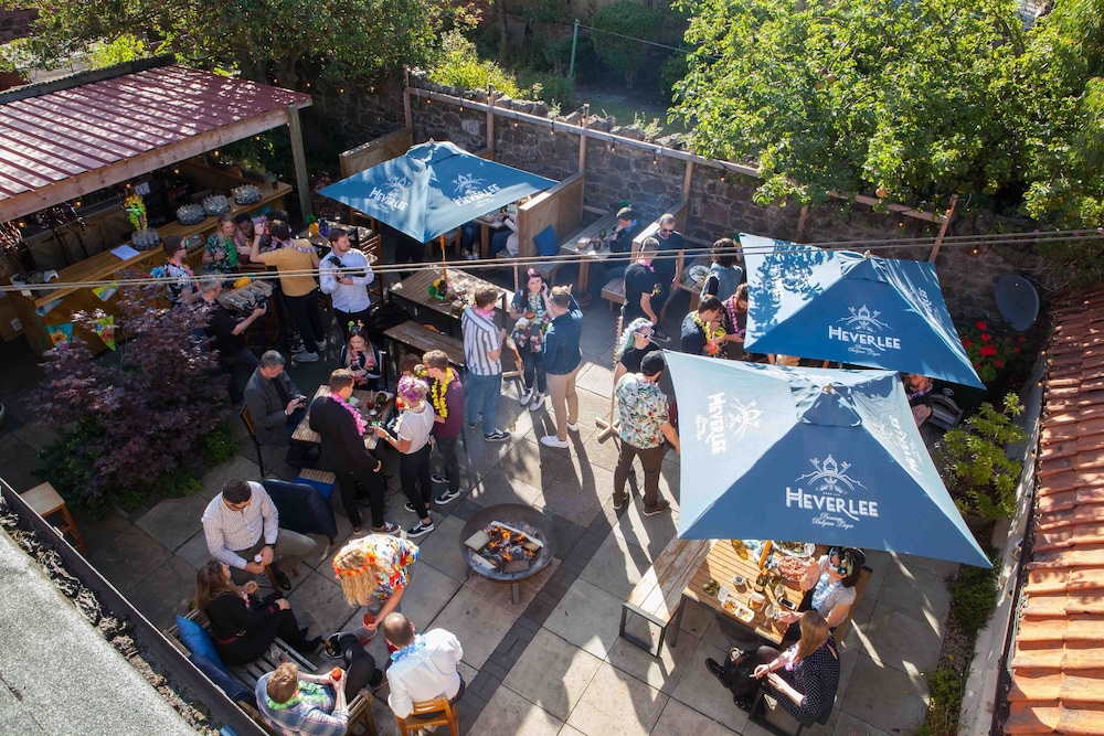 The Crown & Kitchen 35/48