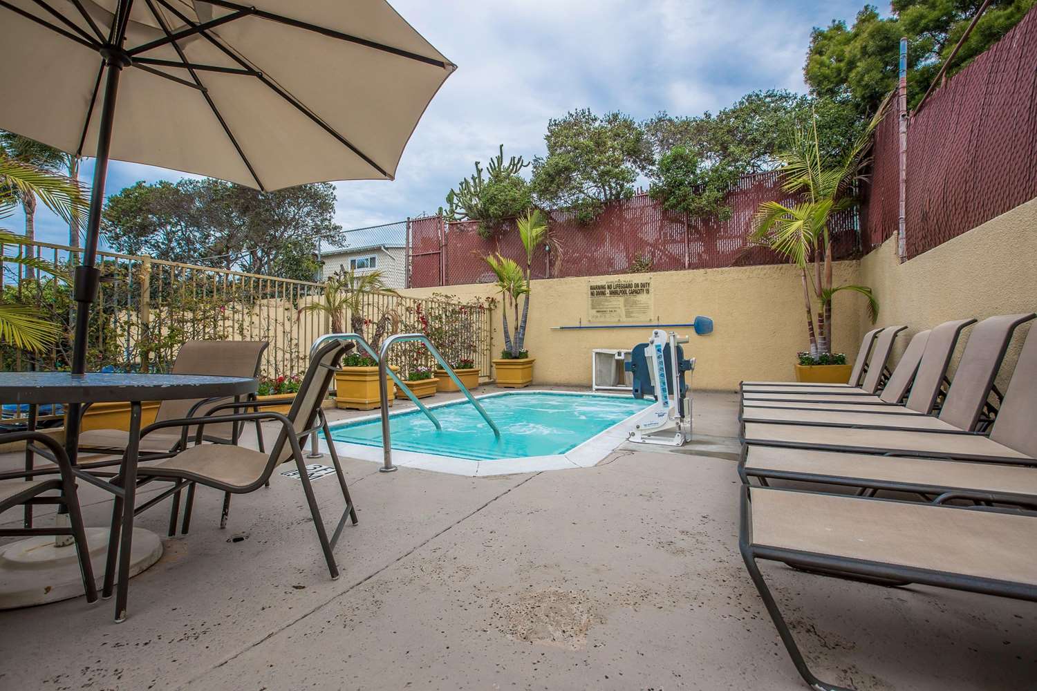 Quality Inn & Suites Hermosa Beach 37/38