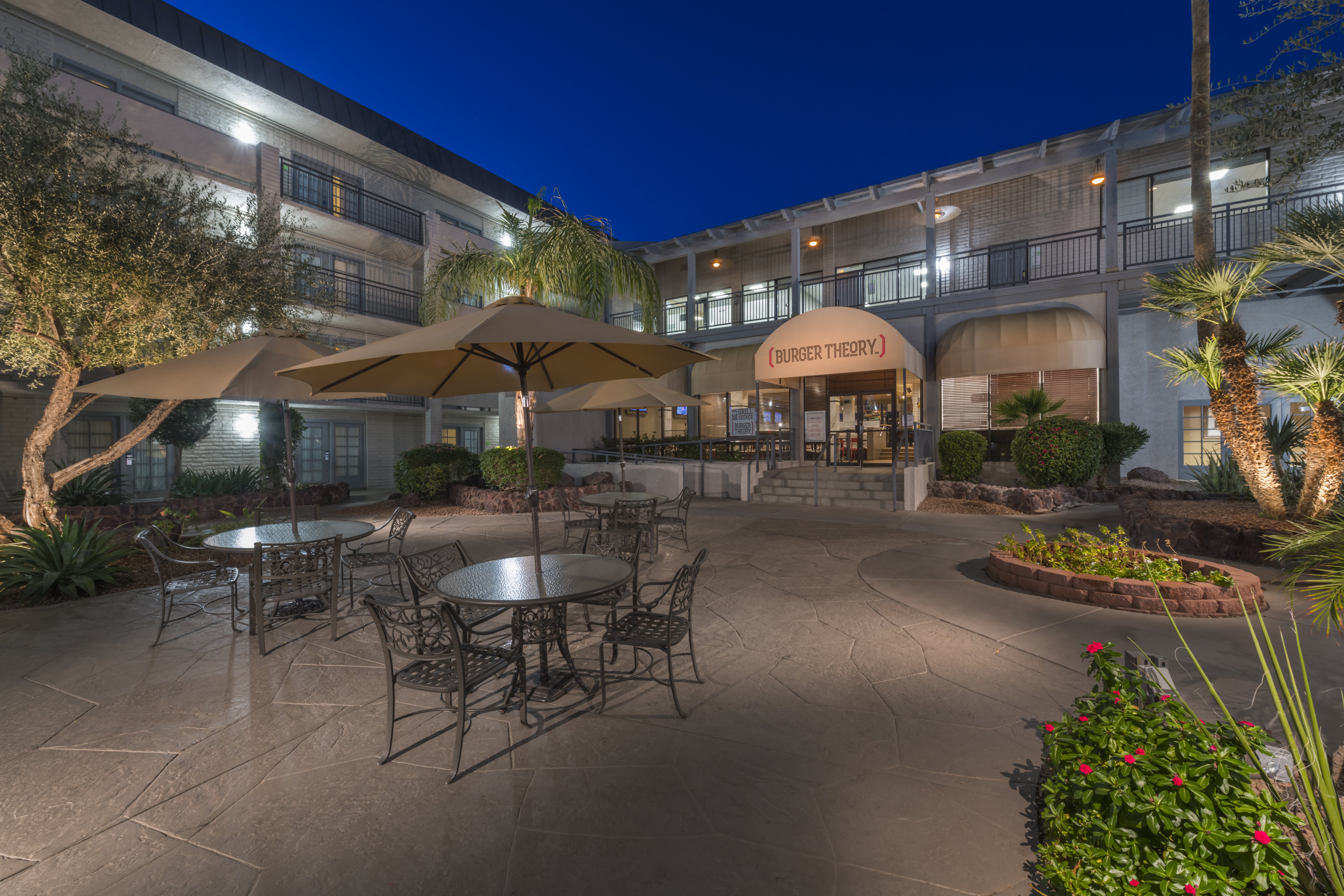 Holiday Inn Hotel And Suites Phoenix Airport North 6/86
